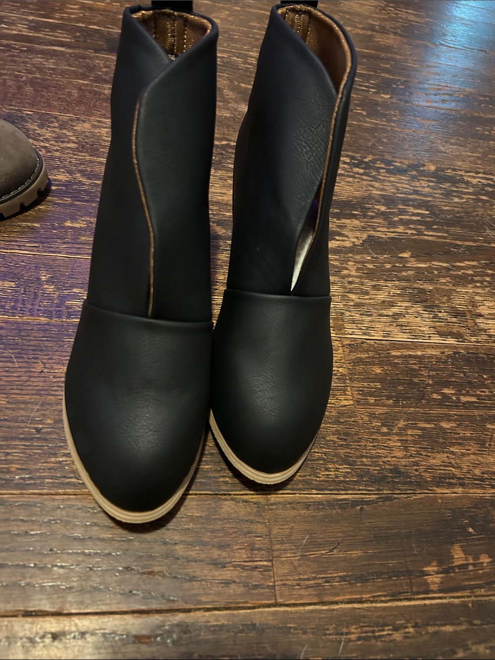 Womens Black Wrap Front Booties - Picture 3 of 5